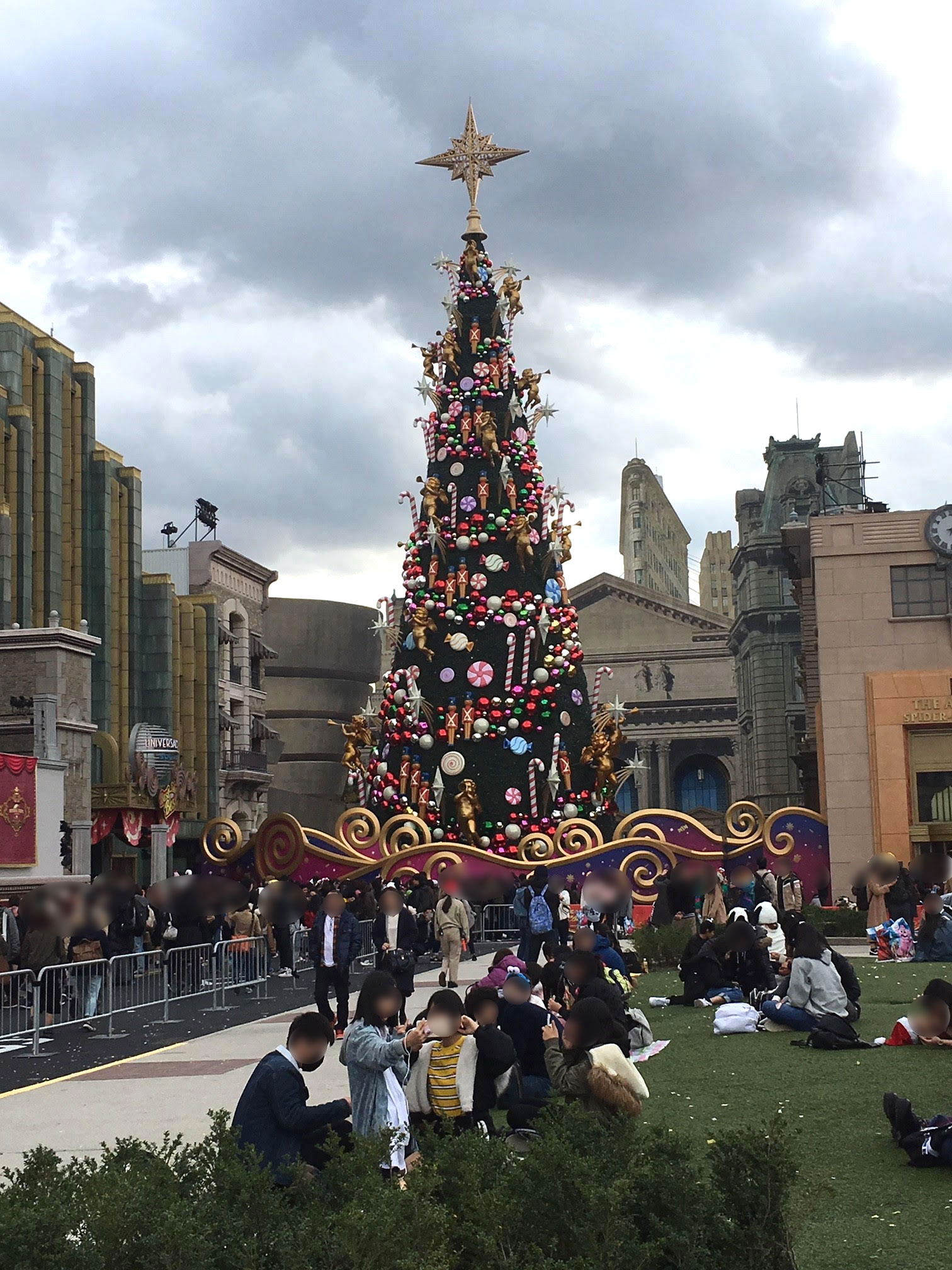 ユニバのクリスマスツリー | スタッフブログ